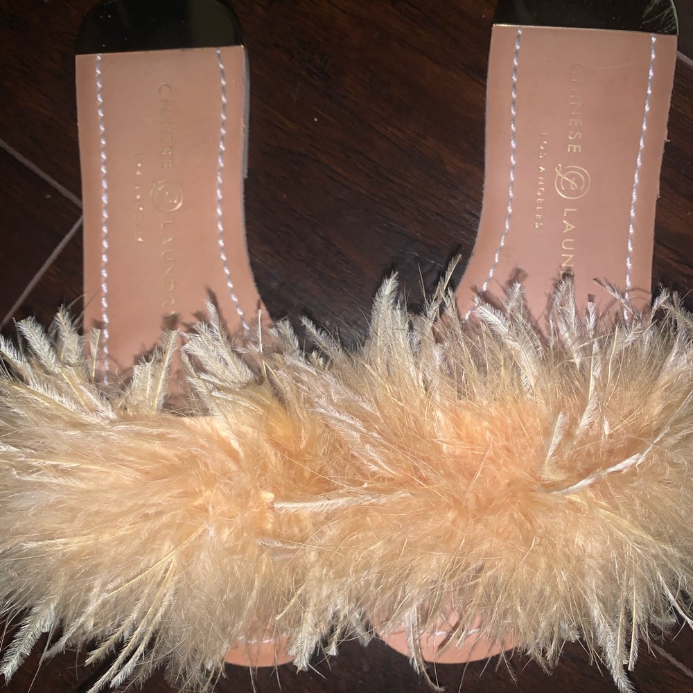 Chinese Laundry Zoey mustard fur sandals 5.5